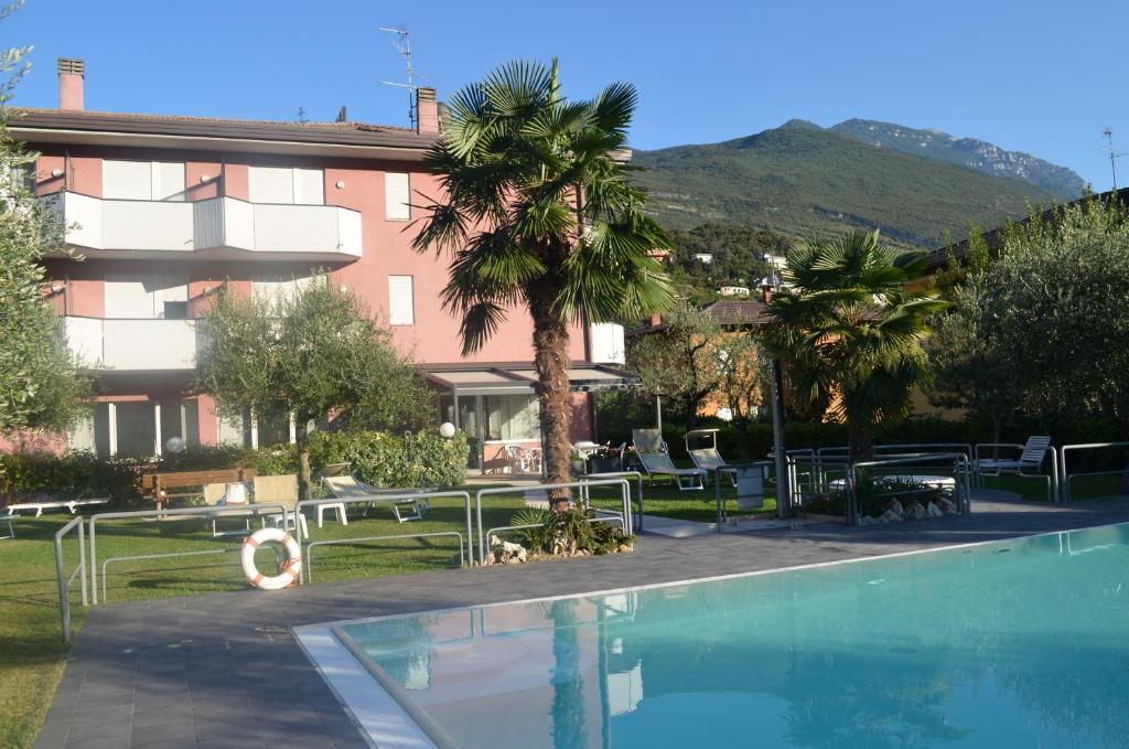 Park Eden Hotel